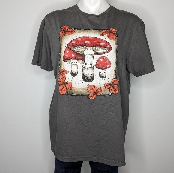 Stephanie Bayles Guild of Calamity grey red skeleton mushroom short sleeve L - Picture 1 of 6
